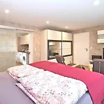 Christina In Apartman *