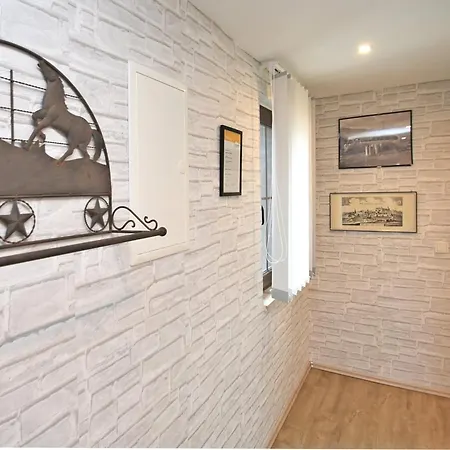 Christina In Lägenhet