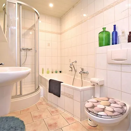 Christina In Lägenhet *