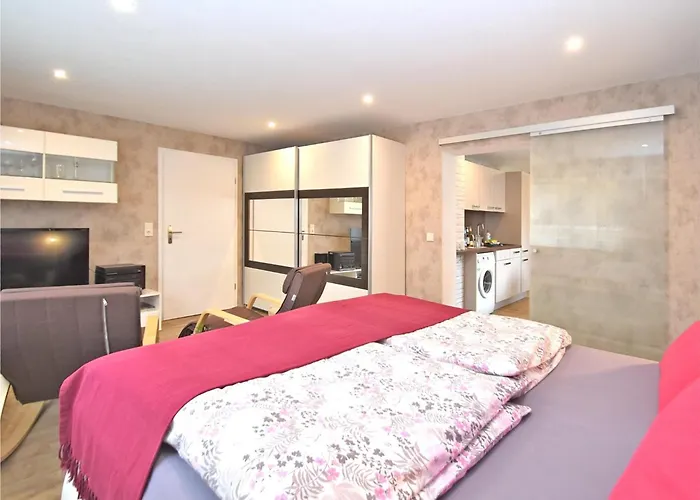 Christina In Apartman